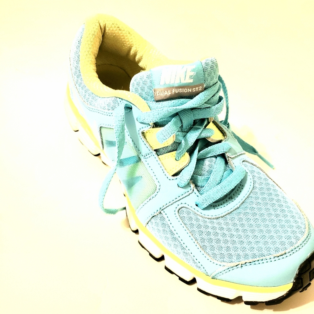 Women's Nike Air Running Shoes sz 9.5